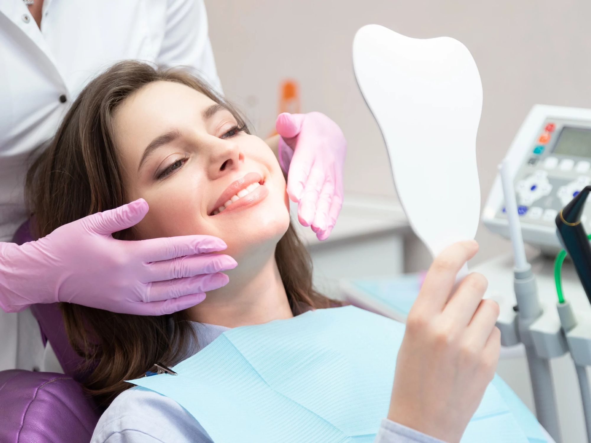 Smile Transformations in the Gulf Coast: Teeth Whitening, Veneers, and Crowns